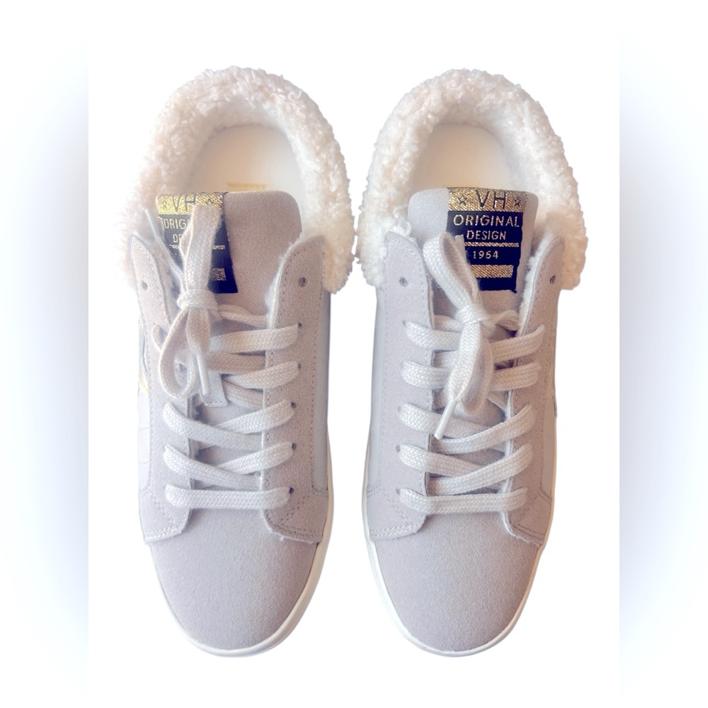 NWT Women’s Vintage Havana Size 9 Suede Grey Gold Star Sneakers